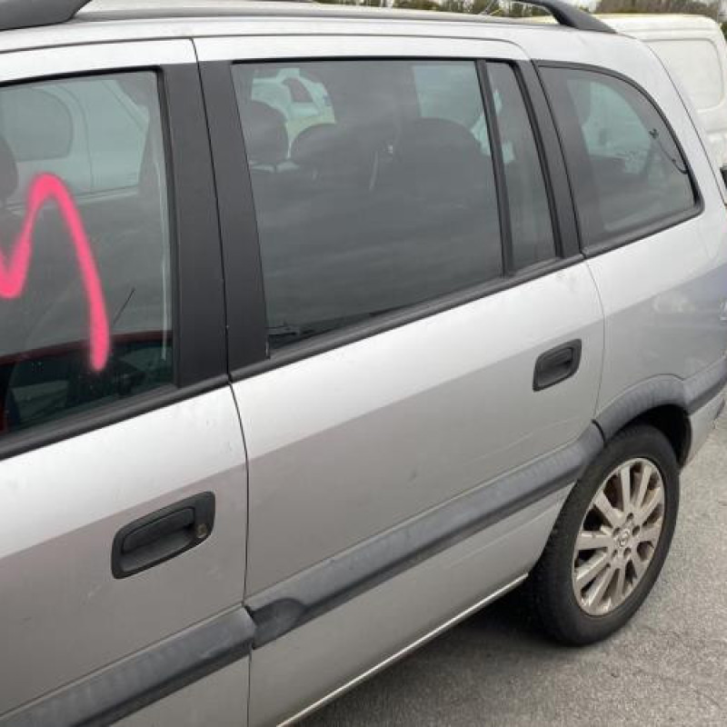 Feu arriere principal droit (feux) OPEL ZAFIRA A Photo n°11