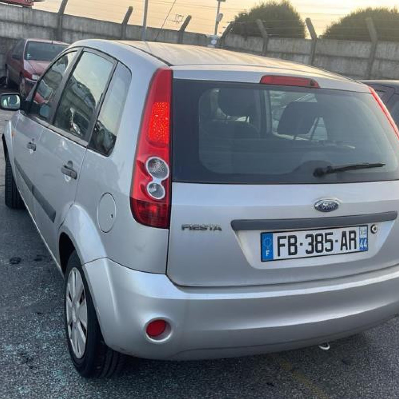 Serrure avant gauche FORD FIESTA 5 Photo n°12