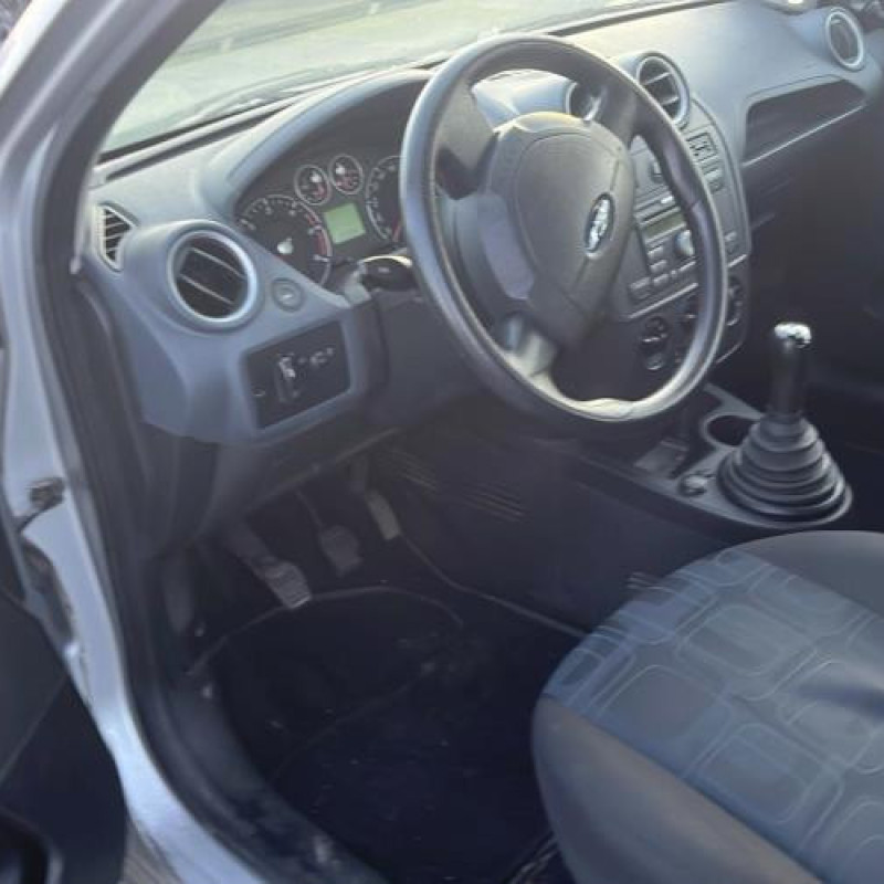 Serrure avant gauche FORD FIESTA 5 Photo n°16