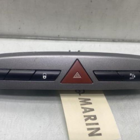 Bouton de warning PEUGEOT 308 1 SW Photo n°1