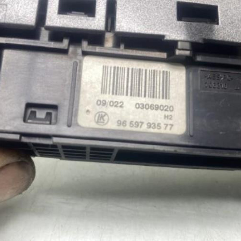 Bouton de warning PEUGEOT 308 1 SW Photo n°5