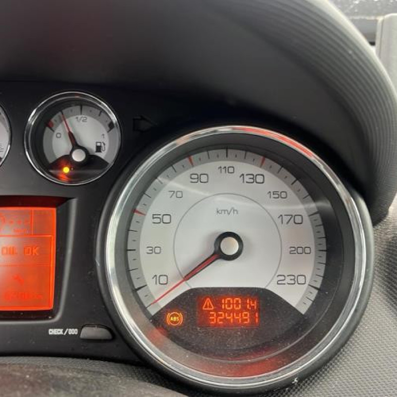 Bouton de warning PEUGEOT 308 1 SW Photo n°15