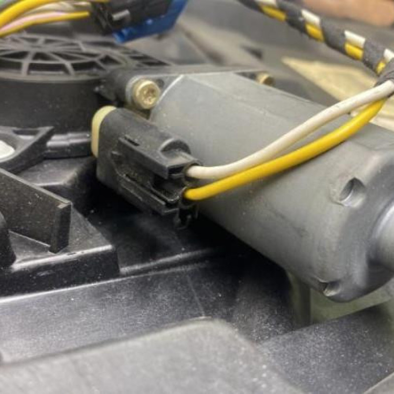 Leve vitre electrique avant gauche FORD FUSION Photo n°6