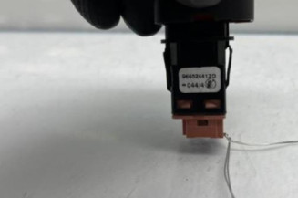 Bouton de warning PEUGEOT 5008 1