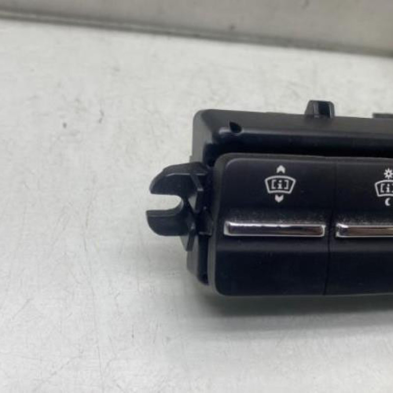 Bouton de warning PEUGEOT 5008 1 Photo n°2