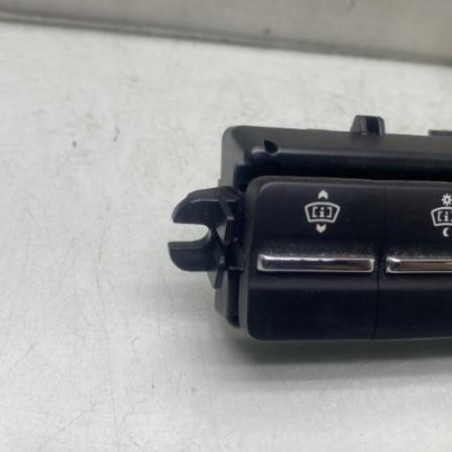 Bouton de warning PEUGEOT 5008 1