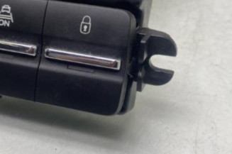 Bouton de warning PEUGEOT 5008 1