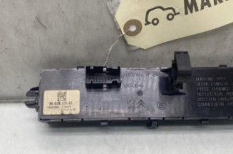 Bouton de warning PEUGEOT 5008 1