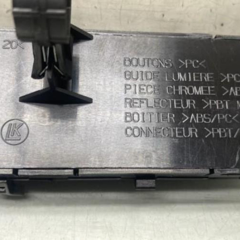 Bouton de warning PEUGEOT 5008 1 Photo n°6