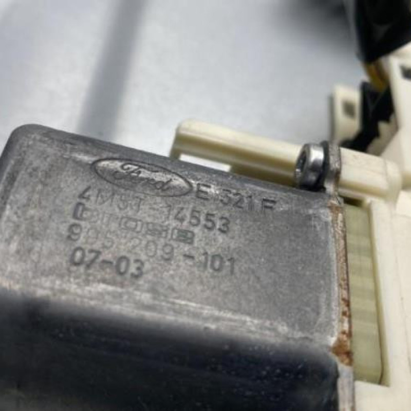 Leve vitre electrique avant droit FORD FOCUS 2 Photo n°7