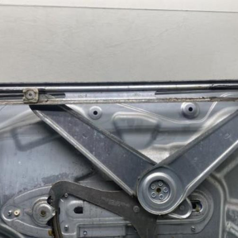 Leve vitre electrique avant gauche FORD FOCUS 2 Photo n°5
