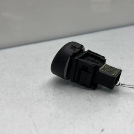 Bouton de warning NISSAN JUKE 1