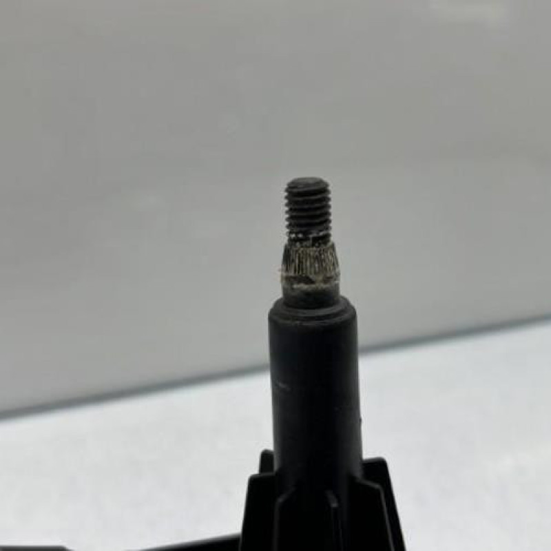 Moteur essuie glace arriere NISSAN JUKE 1 Photo n°2