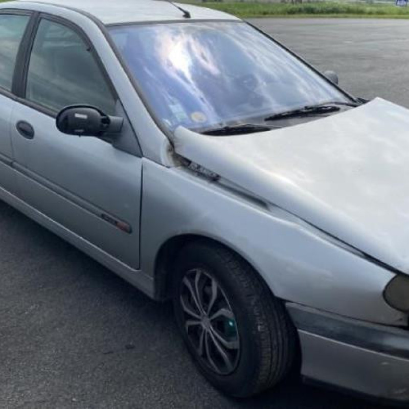 Feu arriere principal droit (feux) RENAULT LAGUNA 1 Photo n°6