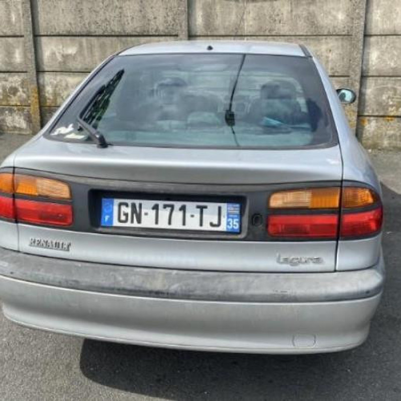 Feu arriere principal droit (feux) RENAULT LAGUNA 1 Photo n°10