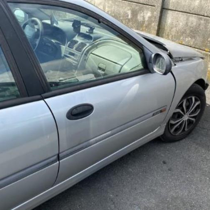 Feu arriere principal droit (feux) RENAULT LAGUNA 1 Photo n°12
