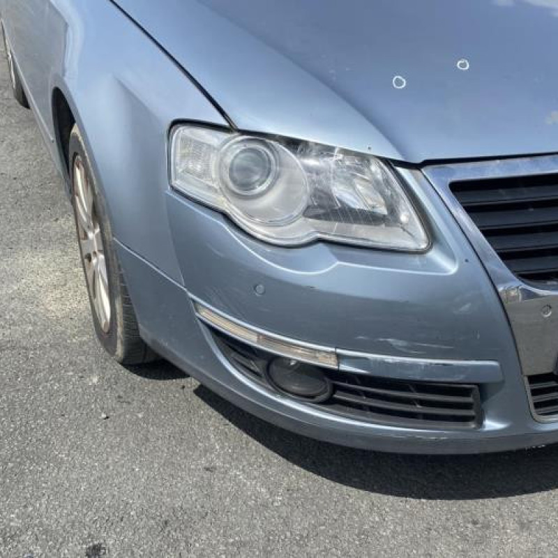 Anti brouillard droit (feux) VOLKSWAGEN PASSAT 5 Photo n°7