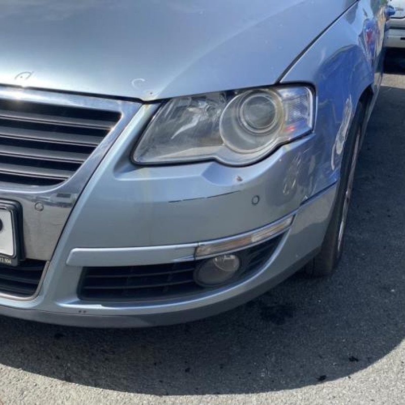 Anti brouillard droit (feux) VOLKSWAGEN PASSAT 5 Photo n°8