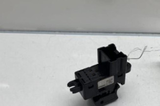 Interrupteur de leve vitre avant droit NISSAN QASHQAI 1