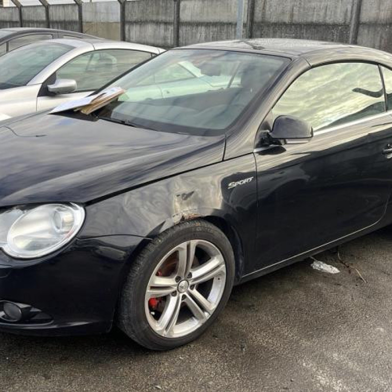 Volant VOLKSWAGEN EOS Photo n°7