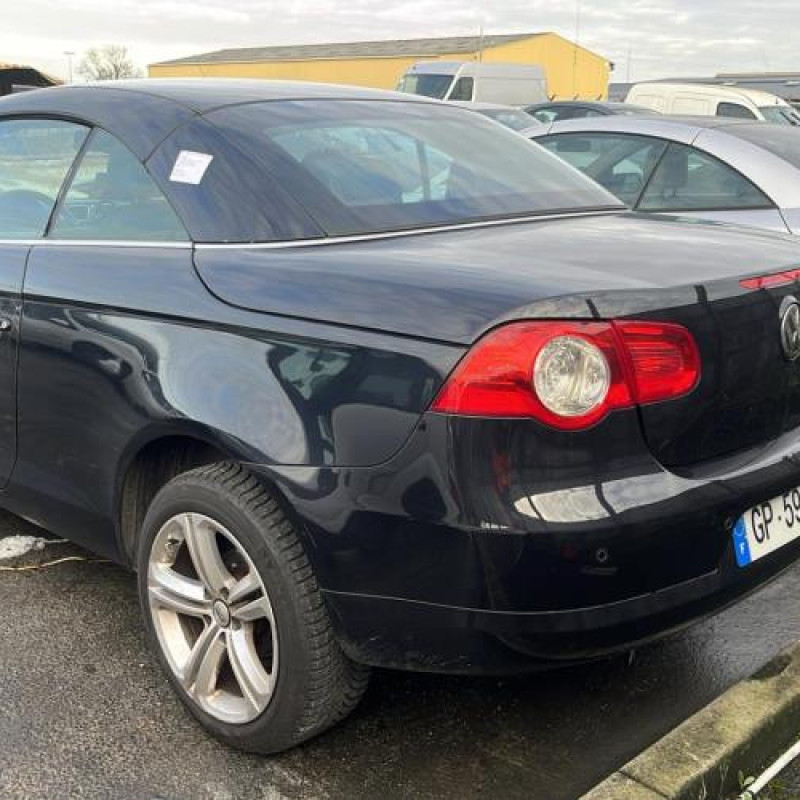 Volant VOLKSWAGEN EOS Photo n°11