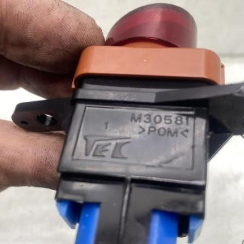 Bouton de warning HONDA CIVIC 8 Photo n°4