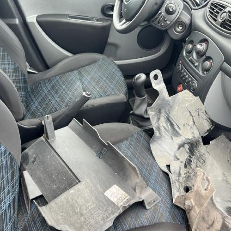 Pretensionneur de ceinture arriere gauche RENAULT CLIO 3 Photo n°13