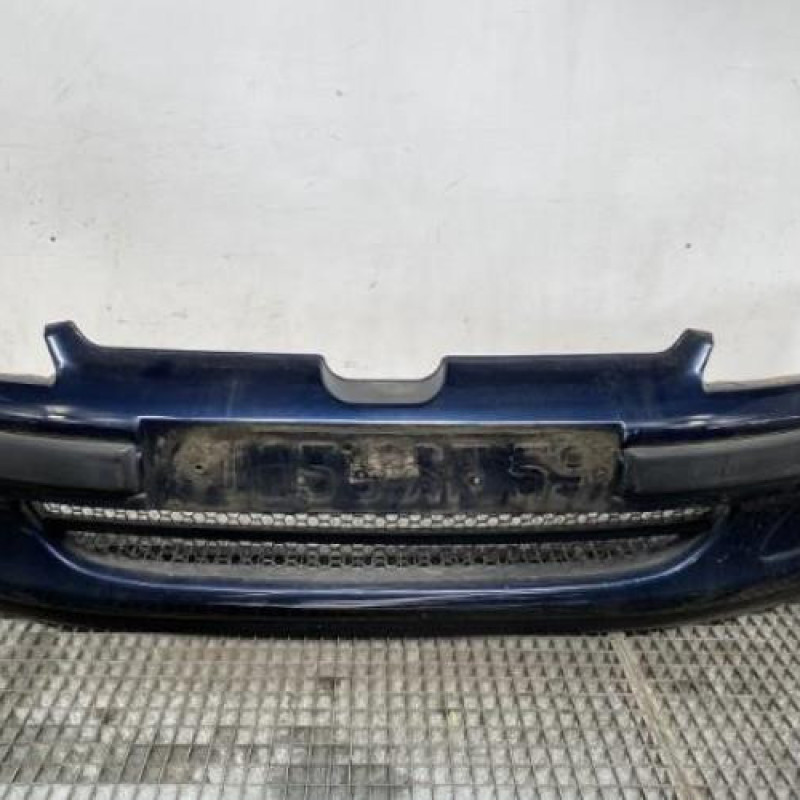 Pare choc avant PEUGEOT 106 Photo n°1