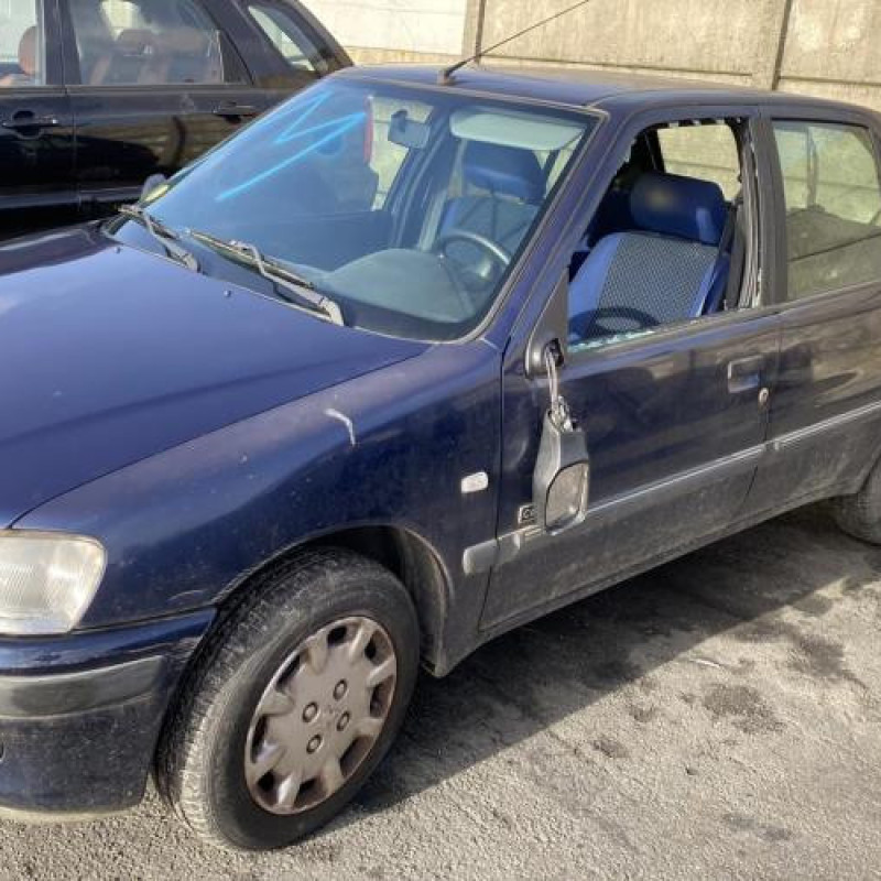 Pare choc avant PEUGEOT 106 Photo n°10