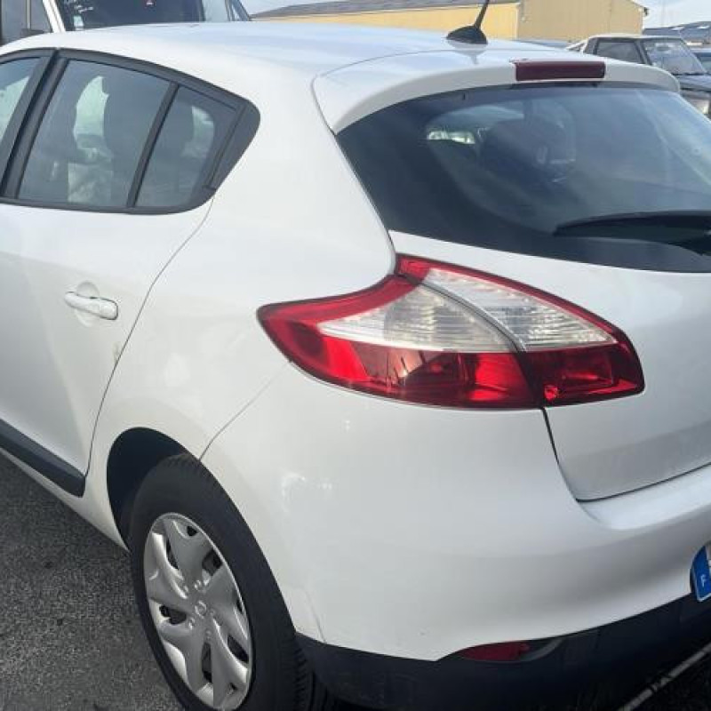 Aile avant gauche RENAULT MEGANE 3 Photo n°10