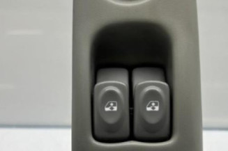 Interrupteur de leve vitre avant gauche RENAULT TWINGO 1
