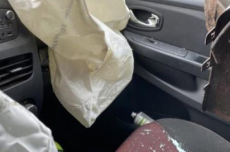 Baguette de porte avant gauche RENAULT CLIO 4