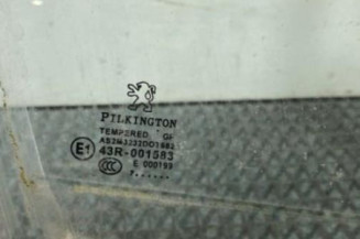 Vitre avant droit PEUGEOT 207