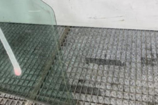 Vitre avant droit PEUGEOT 207