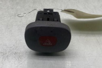 Bouton de warning RENAULT CLIO 2 Photo n°1