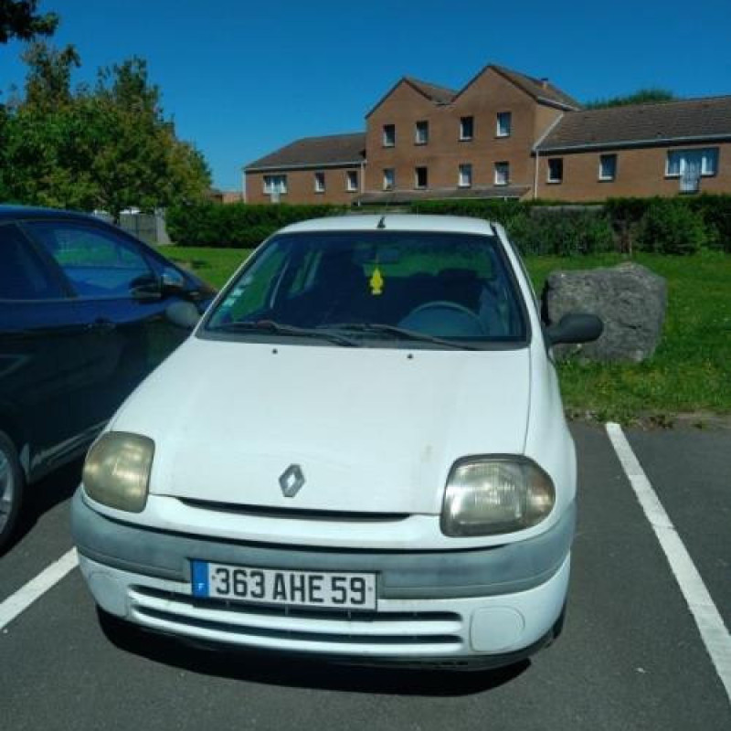 Bouton de warning RENAULT CLIO 2 Photo n°4