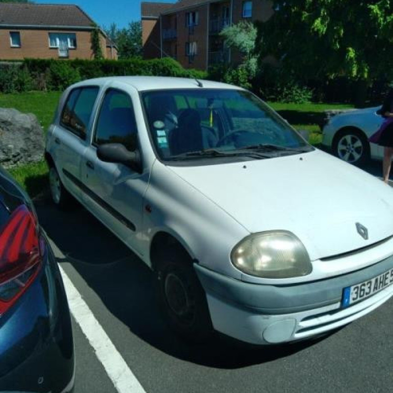 Bouton de warning RENAULT CLIO 2 Photo n°5