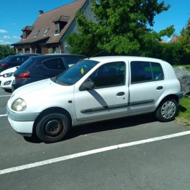 Bouton de warning RENAULT CLIO 2 Photo n°6