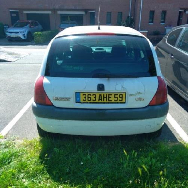 Bouton de warning RENAULT CLIO 2 Photo n°7