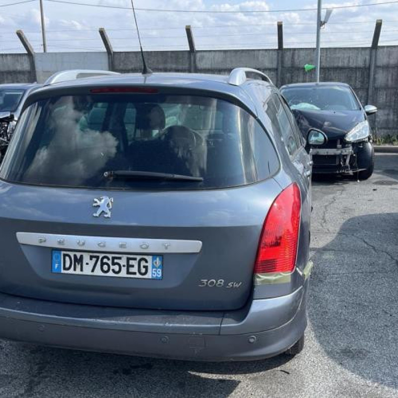 Vitre avant gauche PEUGEOT 308 1 SW Photo n°11
