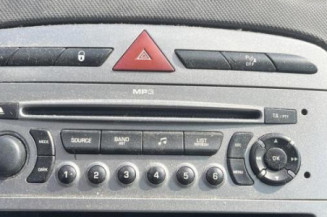 Vitre avant gauche PEUGEOT 308 1 SW