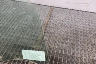 Vitre avant droit PEUGEOT 2008 2