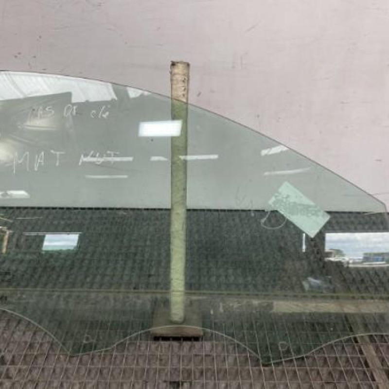 Vitre avant droit OPEL CORSA F Photo n°1