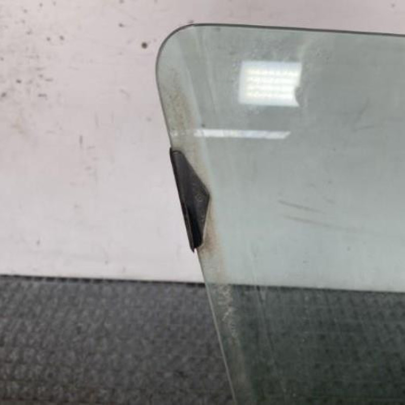 Vitre avant droit PEUGEOT 405 Photo n°4