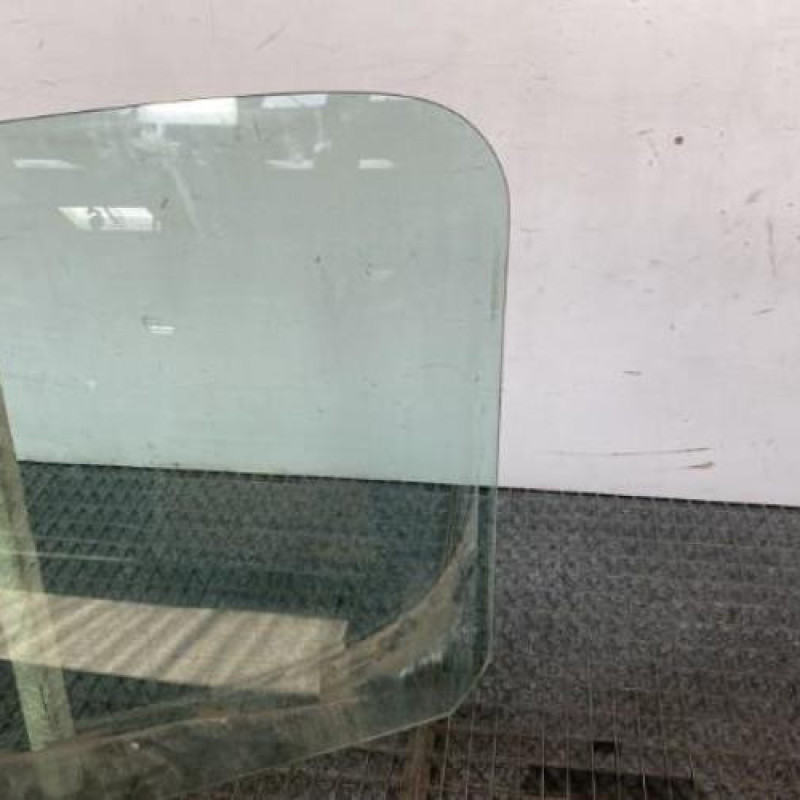 Vitre arriere gauche PEUGEOT 308 1 Photo n°4