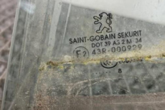 Vitre arriere gauche PEUGEOT 308 1
