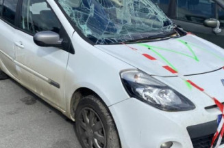 Serrure avant droit RENAULT CLIO 3