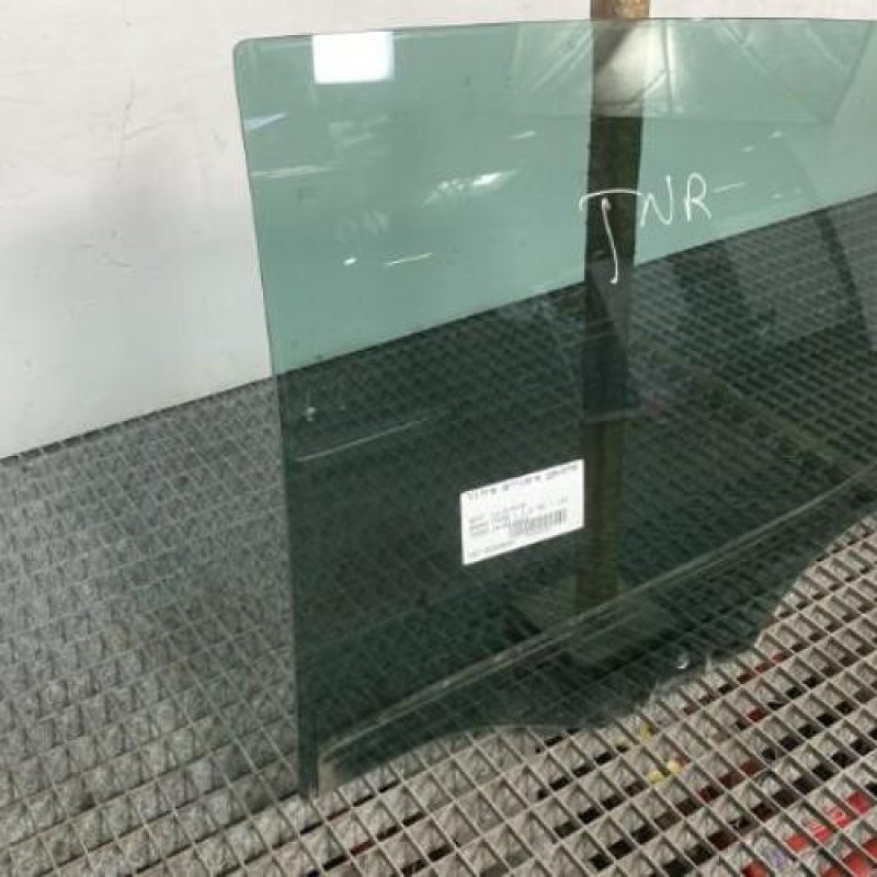 Vitre arriere gauche SEAT ARONA Photo n°5