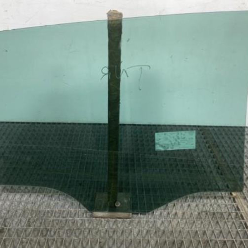 Vitre arriere gauche SEAT ARONA Photo n°6
