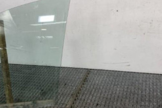 Vitre avant gauche PEUGEOT 208 1